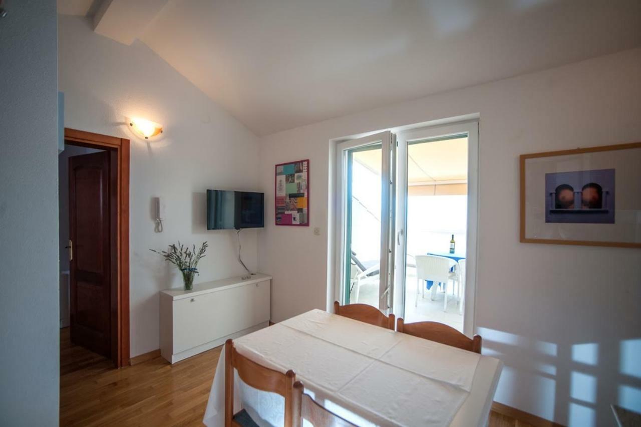 House Koloc Apartman Bol Kültér fotó