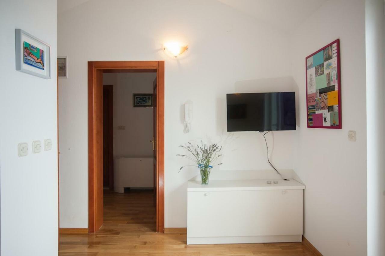 House Koloc Apartman Bol Kültér fotó