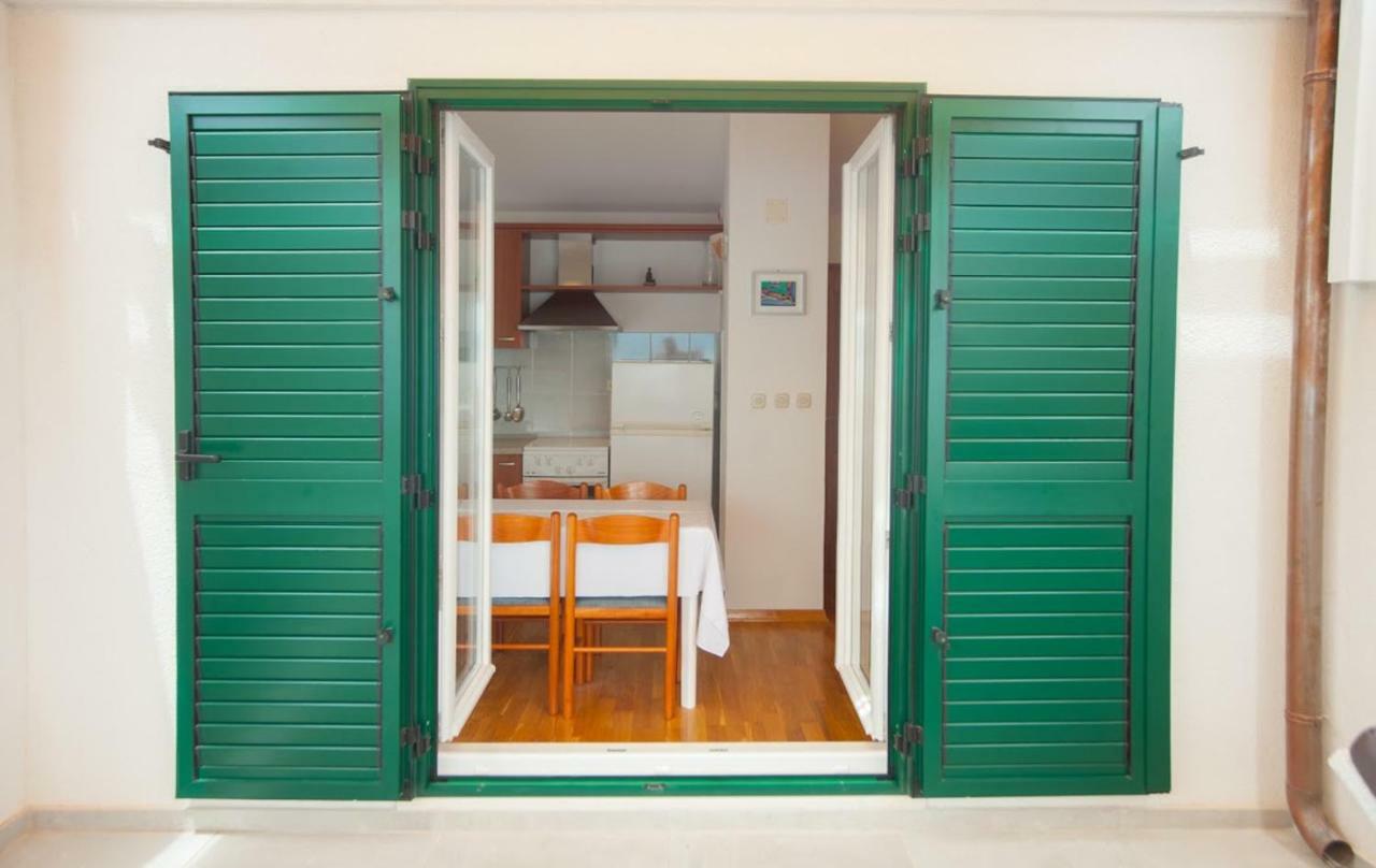House Koloc Apartman Bol Kültér fotó