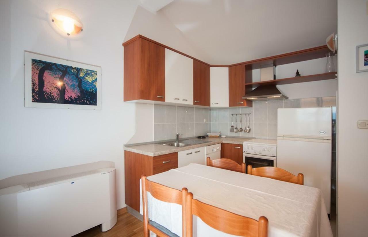 House Koloc Apartman Bol Kültér fotó