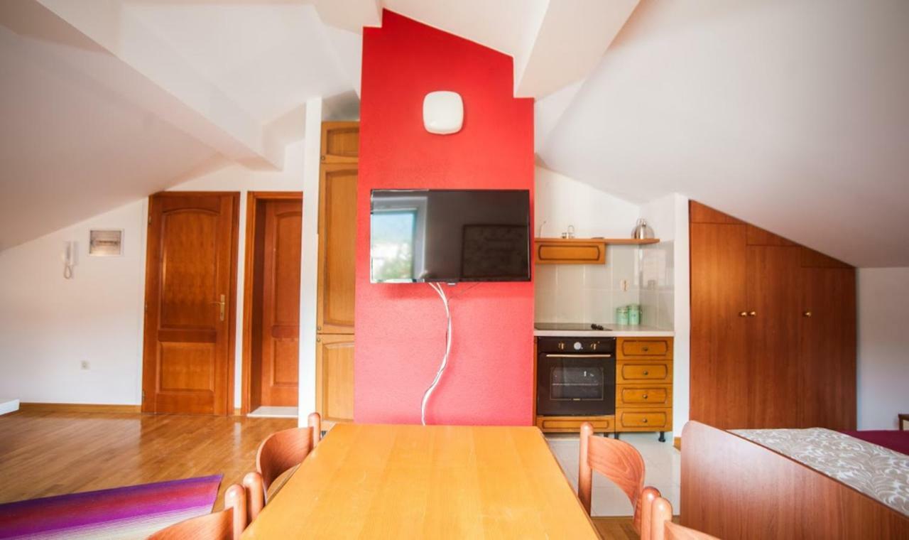 House Koloc Apartman Bol Kültér fotó