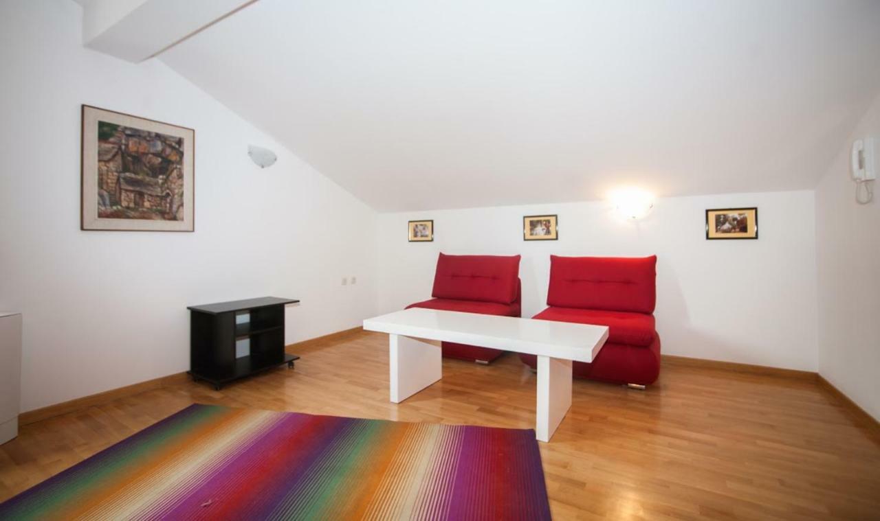 House Koloc Apartman Bol Kültér fotó