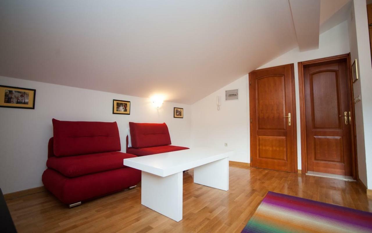 House Koloc Apartman Bol Kültér fotó
