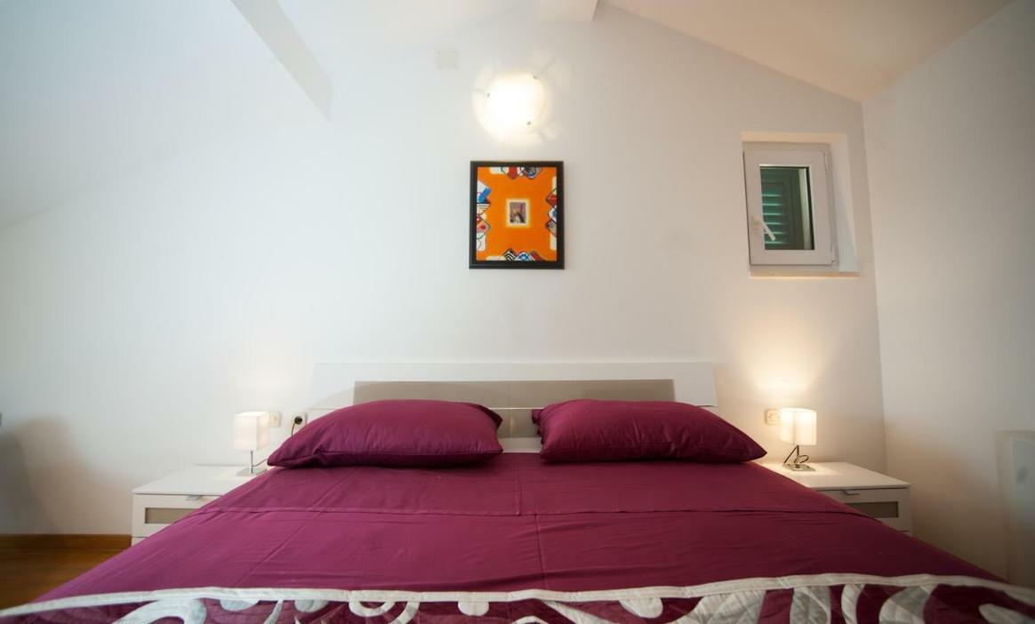 House Koloc Apartman Bol Kültér fotó