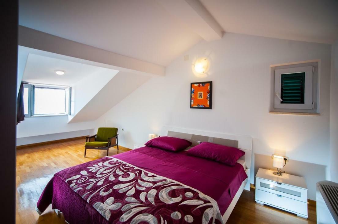 House Koloc Apartman Bol Kültér fotó